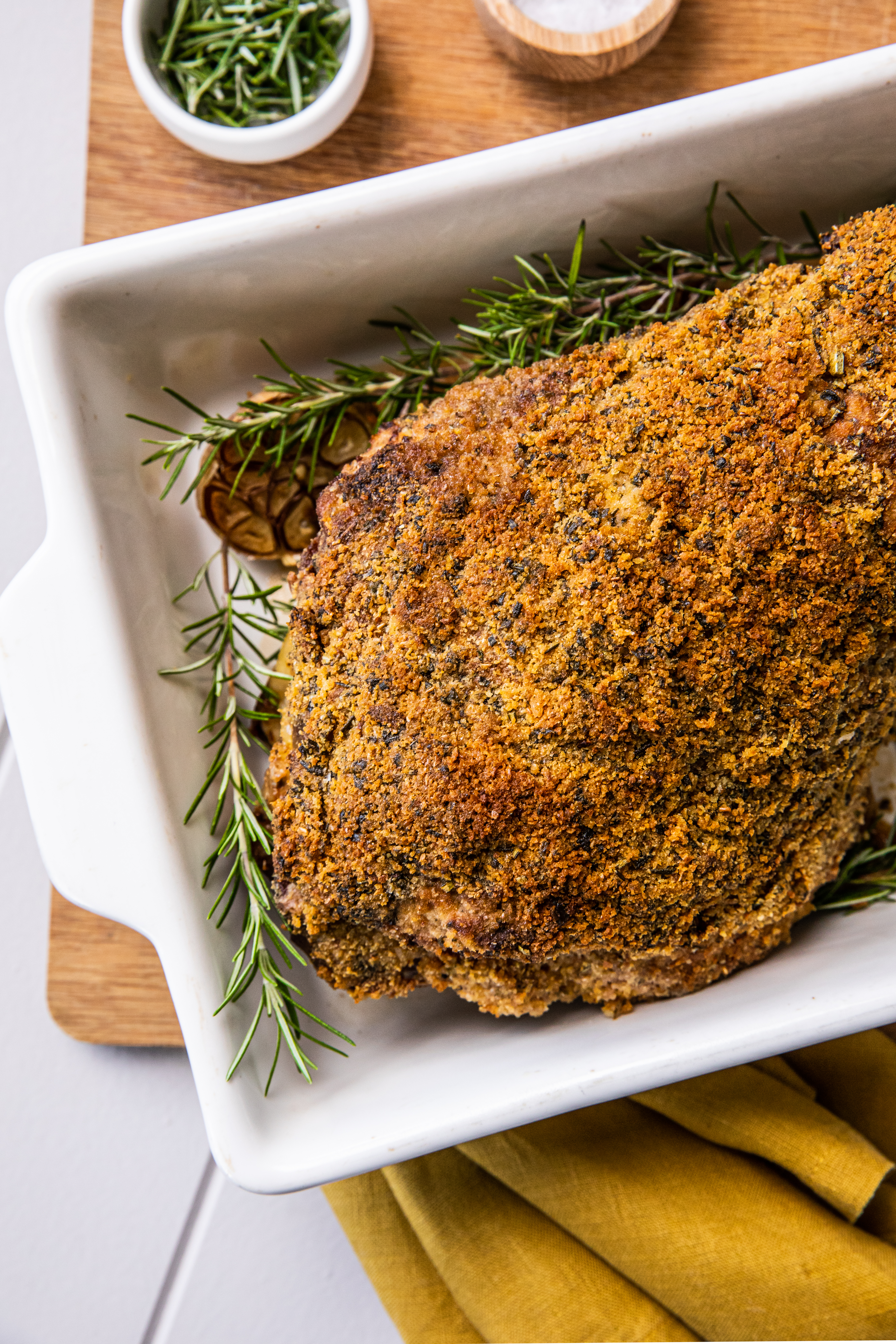 Tender leg of lamb with a rosemary mint crust 