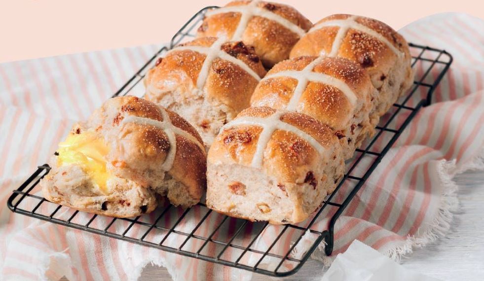 bakers delight hot cross buns